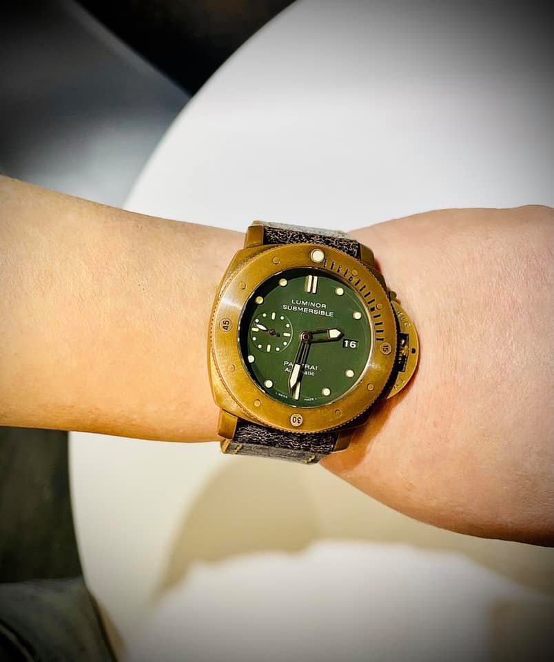 沛納海AB5679 九成新 摩立給您最大優惠，買到賺到做夢也會笑的甜甜價 偷偷告訴你，全新錶要價 628,000